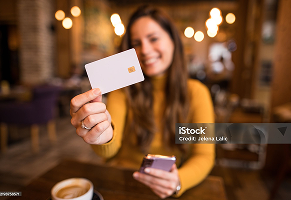 lady_wth_card