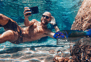 under_water_selfi